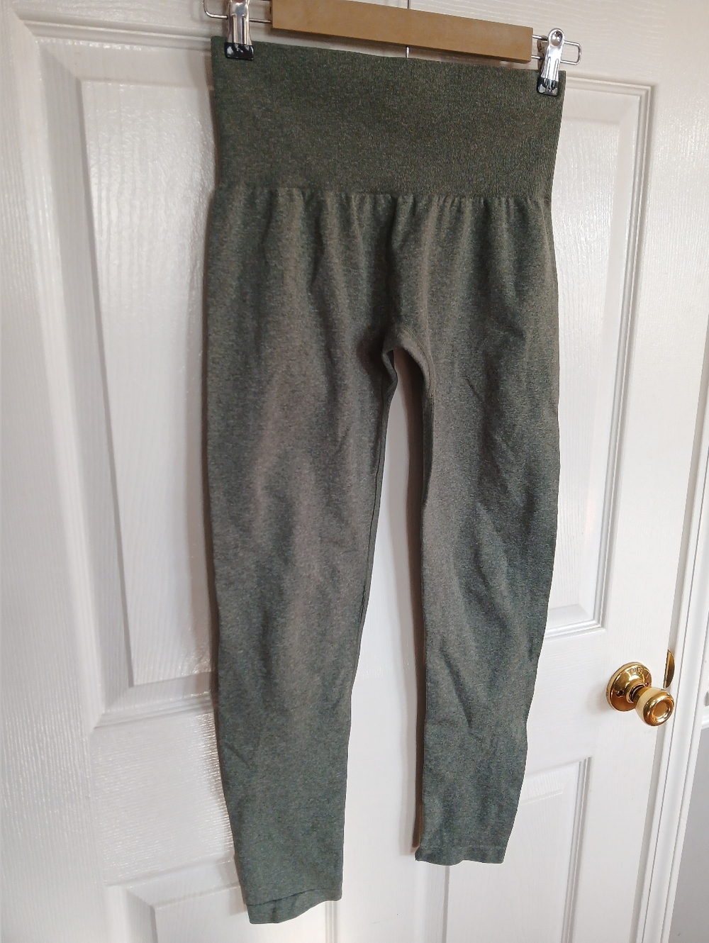 NVGTN High-Waisted Olive Green Seamless Leggings Athleisure Workout Gym Exercise